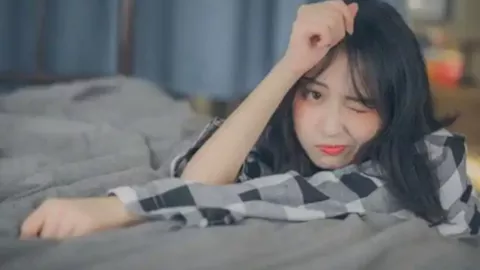 82岁老人卖鹌鹑蛋